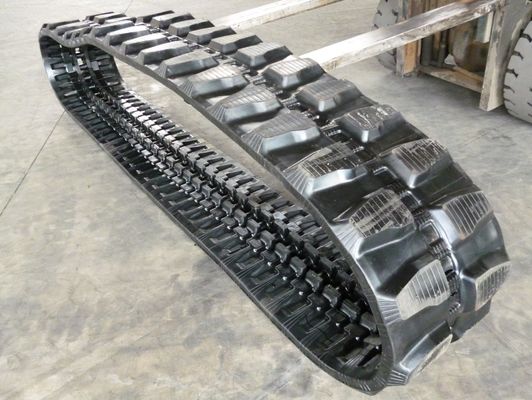 450*83.5*74 Vehículos a granel ATV UTV Maquinaria de construcción sin articulaciones Partes de excavadora Ruta de caucho