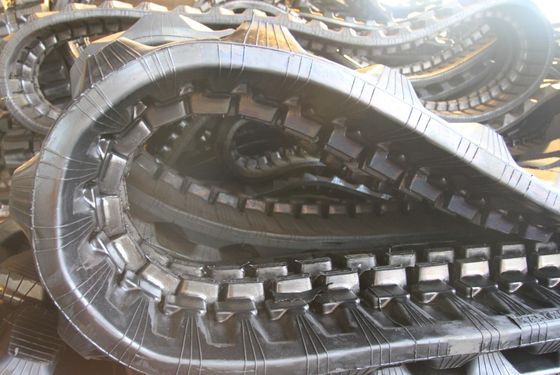 450*83.5*74 Vehículos a granel ATV UTV Maquinaria de construcción sin articulaciones Partes de excavadora Ruta de caucho