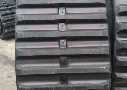 Negro Ancho 700 mm Dumper Goma Oruga 125 mm Paso 78 Enlace